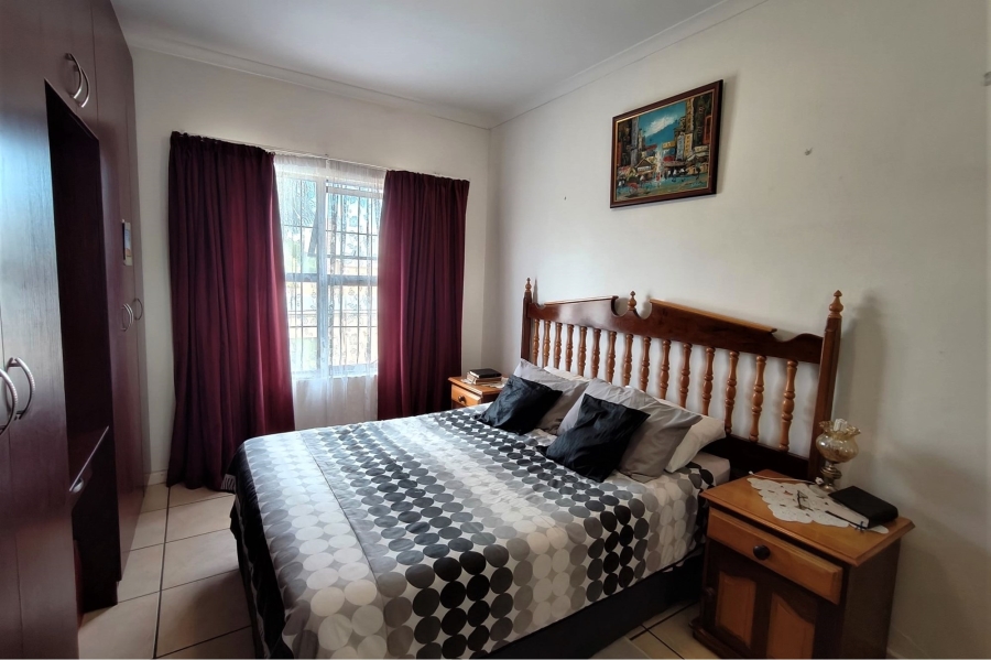 2 Bedroom Property for Sale in Moorreesburg Western Cape